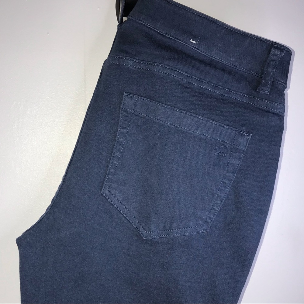 TWO BY VINCE CAMUTO 5 Pocket Navy Jeans